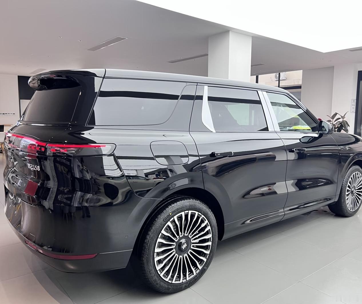 不服都不行，这就是车企面对事实22年——智己卖了0.5万辆23年——智己卖了