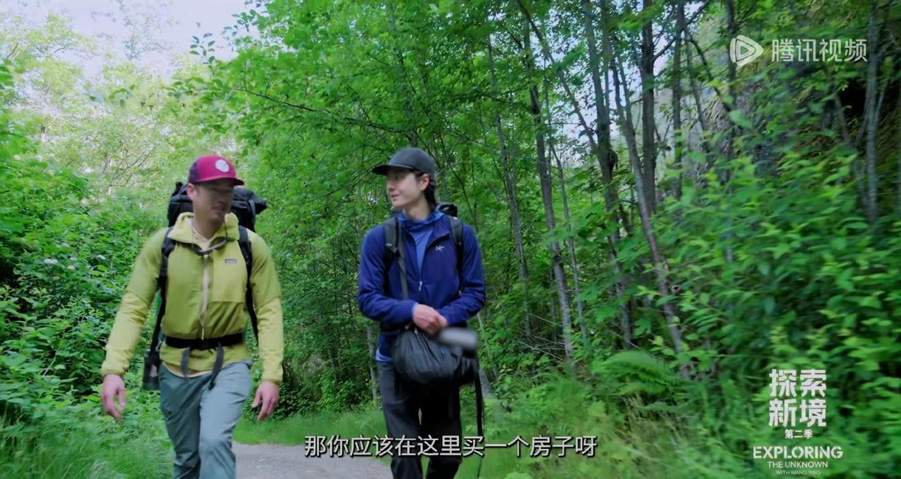 王一博对着镜头脱口而出：“来这我就不上班了。”你以为这是玩物丧志？错了。