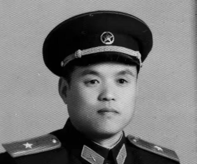 开国大典前夕，朱光因为工作调动的原因，去朱老总家拜别，恰巧碰上毛主席正在那里。他