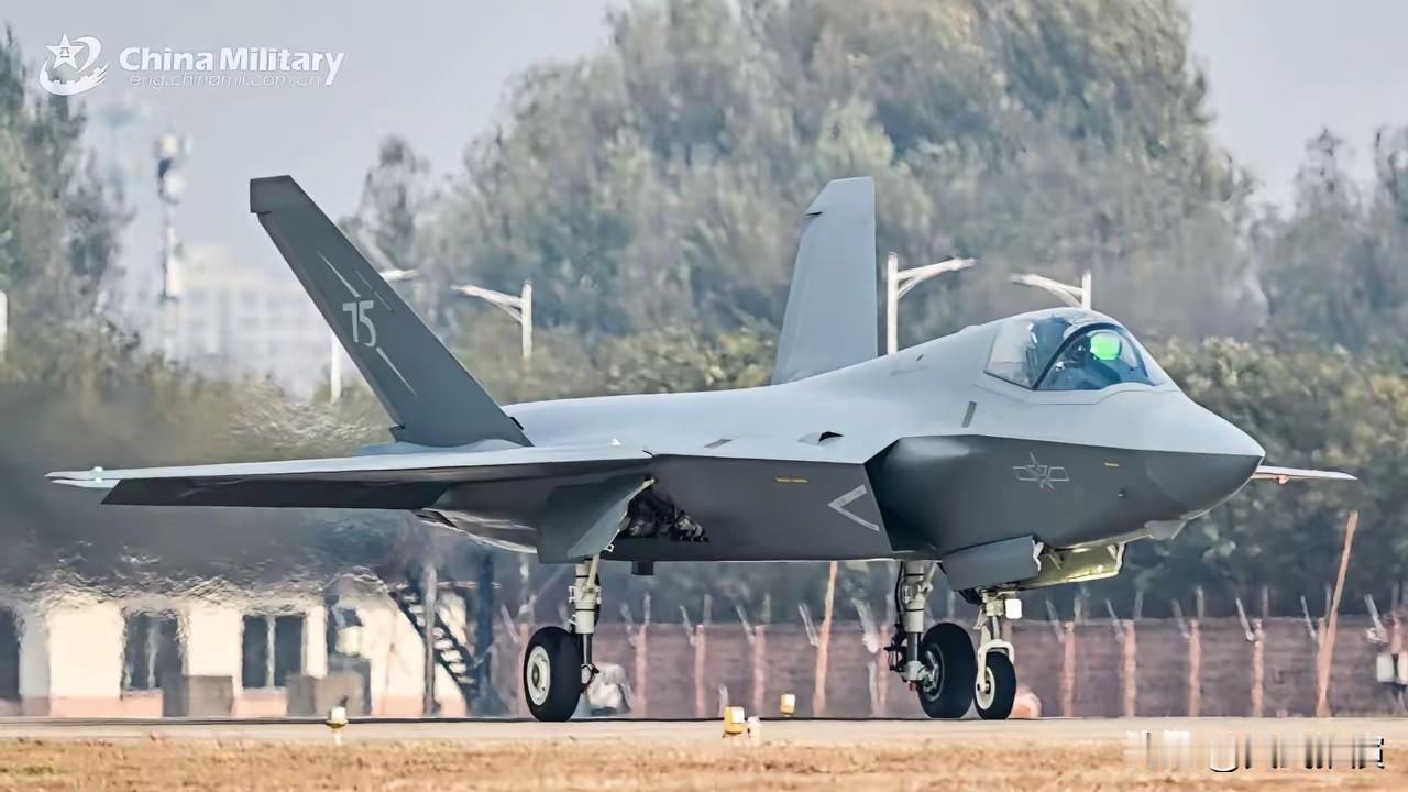 当巴基斯坦媒体正式披露40架歼-35A采购协议细节时，整个国际军贸市场都为之