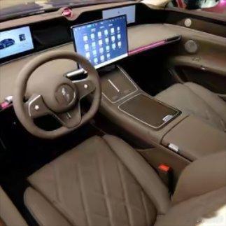 这次带相机去拍新款享界S9了，因为我一直说S9内饰是同级最有精致感的内饰，看到实