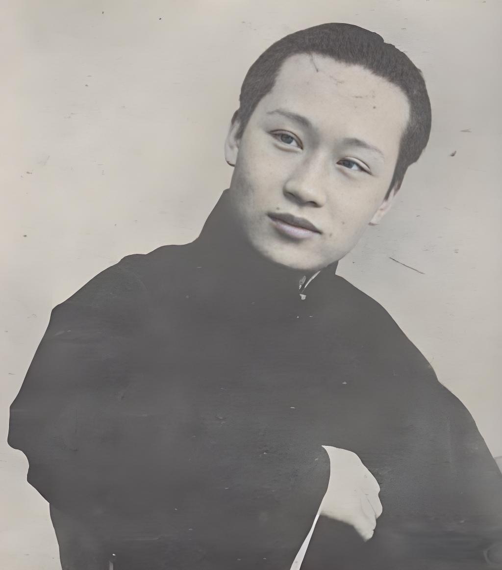 1918年，刚在京剧圈闯出名堂的荀慧生，满心欢喜迎娶心上人吴小霞，谁料洞房花烛夜