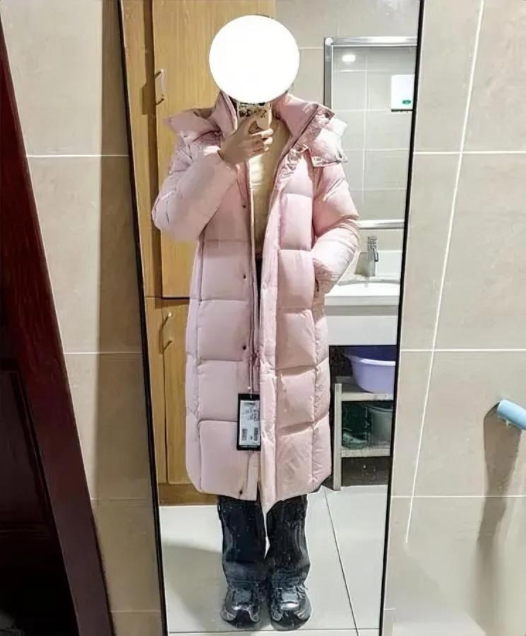 下班回家遇奇葩事！婆婆举着衣服说大牌凑近看竟是雪中飞？老公笑我不识货