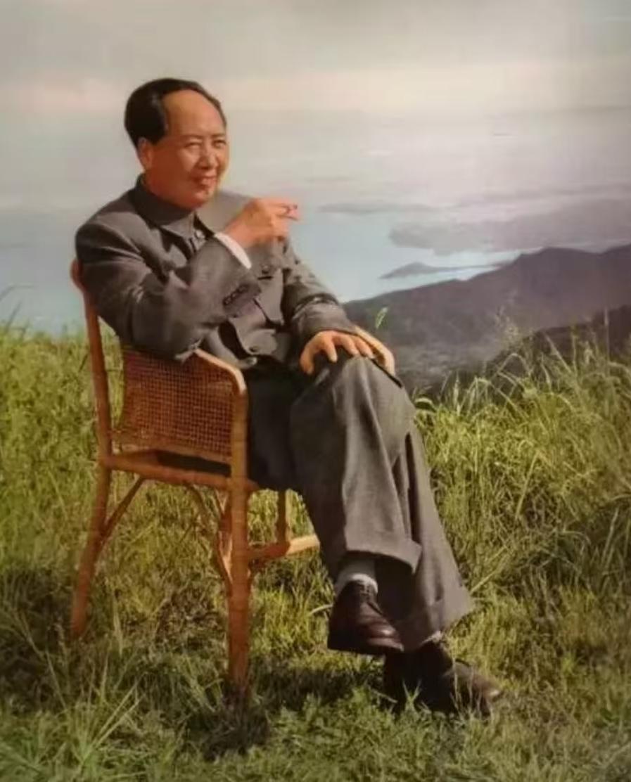 反对毛主席的势力，根源全是一己私欲。纵观历史不难发现，所有刻意反对、抹黑伟