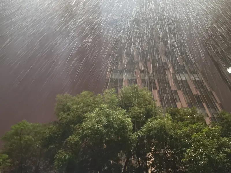 7月13日沈阳这雨下得可太猛了，特大暴雨直接把城市搅得天翻地覆。气象数据显示，0