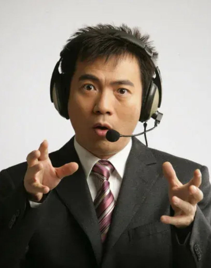 黄健翔、刘建宏、段暄曾经是大台最好的三个足球解说员，三人在大台时关系斐然，而其中