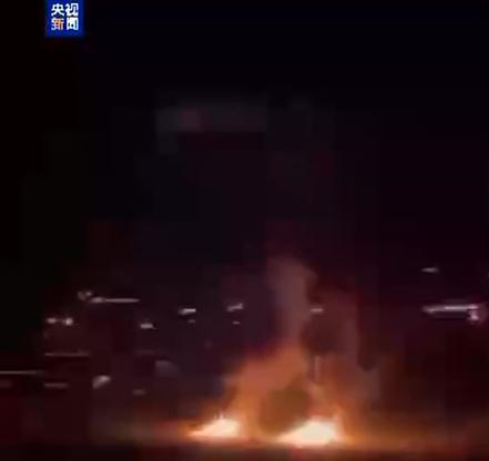 突发！印度向巴基斯坦三地发射导弹，巴方誓言回应！两架印空军战机被击落，巴方全国空