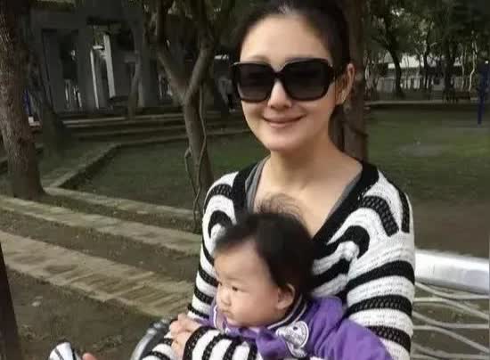 徐熙媛最不该生完孩子后半隐退，因为她可以生完小玥儿就打住了，不要再生孩子了。