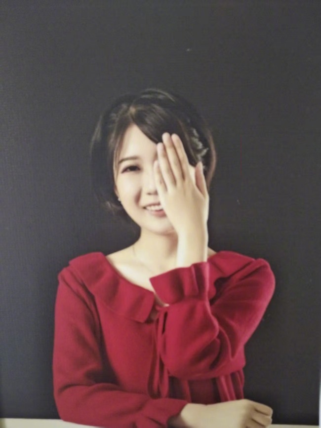 【#27岁女子家门口被害后其母一夜白头##27岁女子家门口被害其母发声#】202