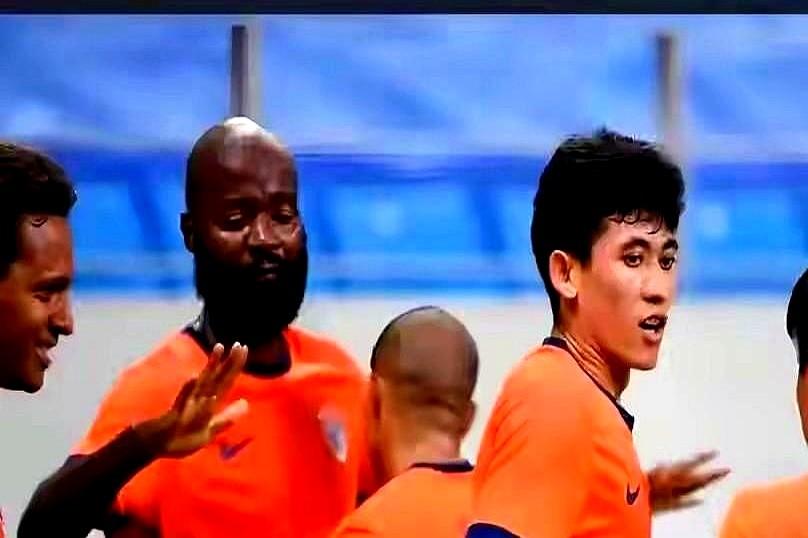 青岛海牛这操作，真是看不懂。2023赛季好不容易保级，靠的就是外援阿泽，12