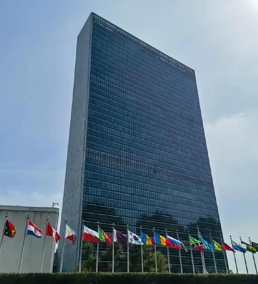 告诉伊朗一件事，联合国大会1974年通过了第3314号决议，决议规定一国向另一国