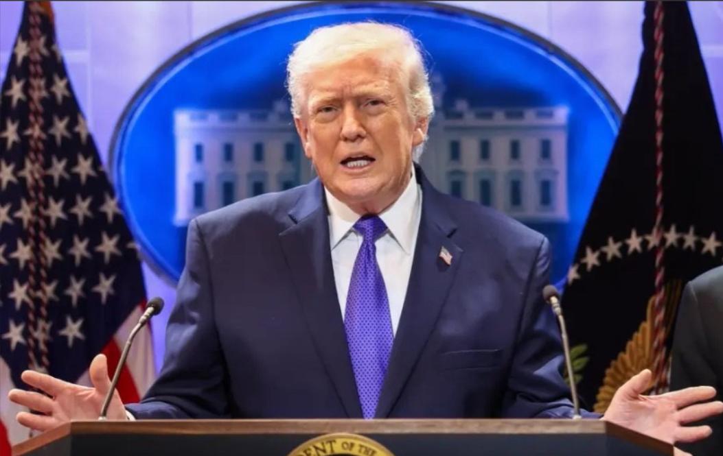 出事了！美加油机坠毁，航母起火，法军遇袭，特朗普开始急了说白了，这一周可把特