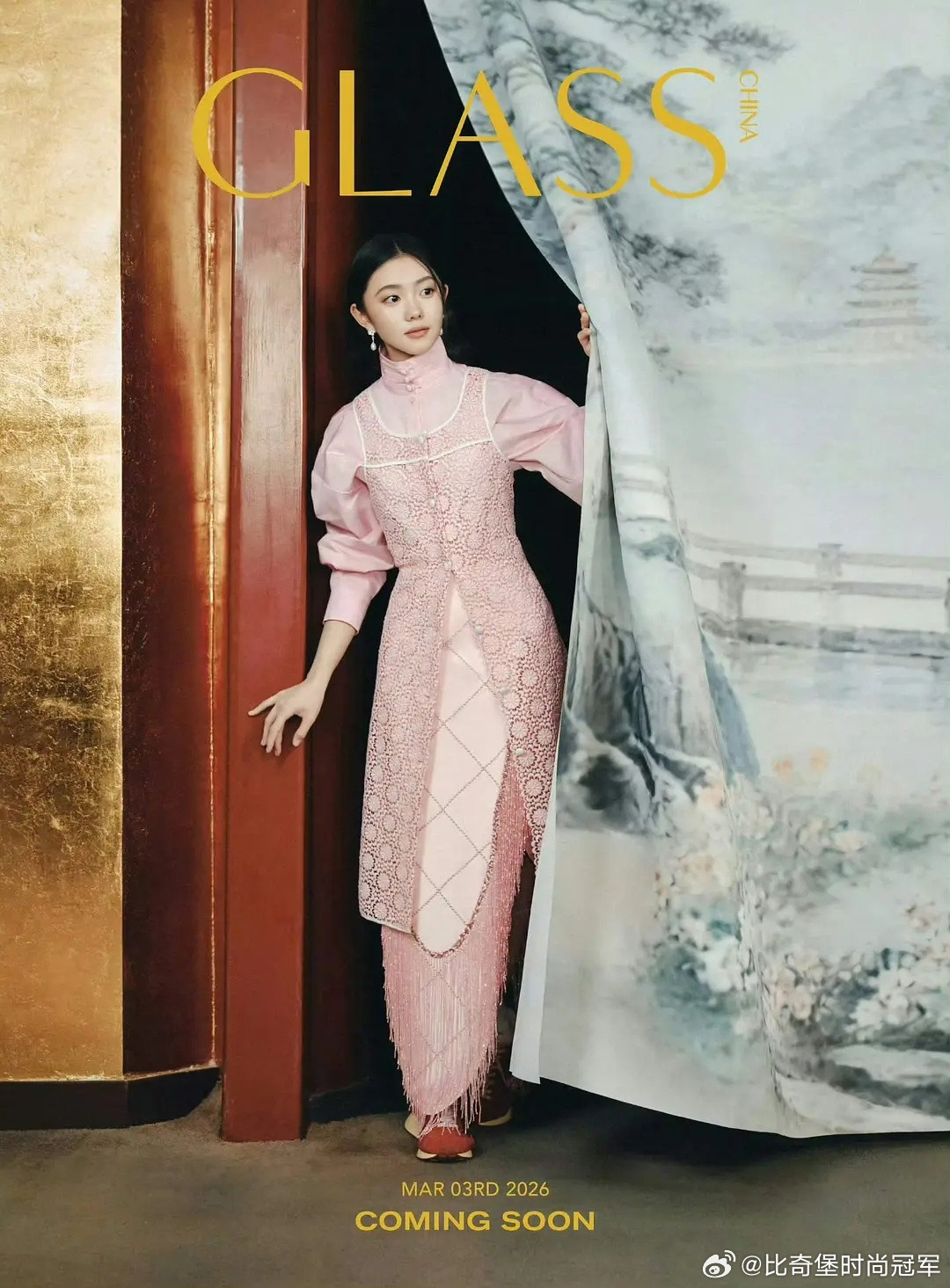 不敢相信这是同一套衣服，刘浩存的感觉还好，不过我感觉这套有点显得没脖子