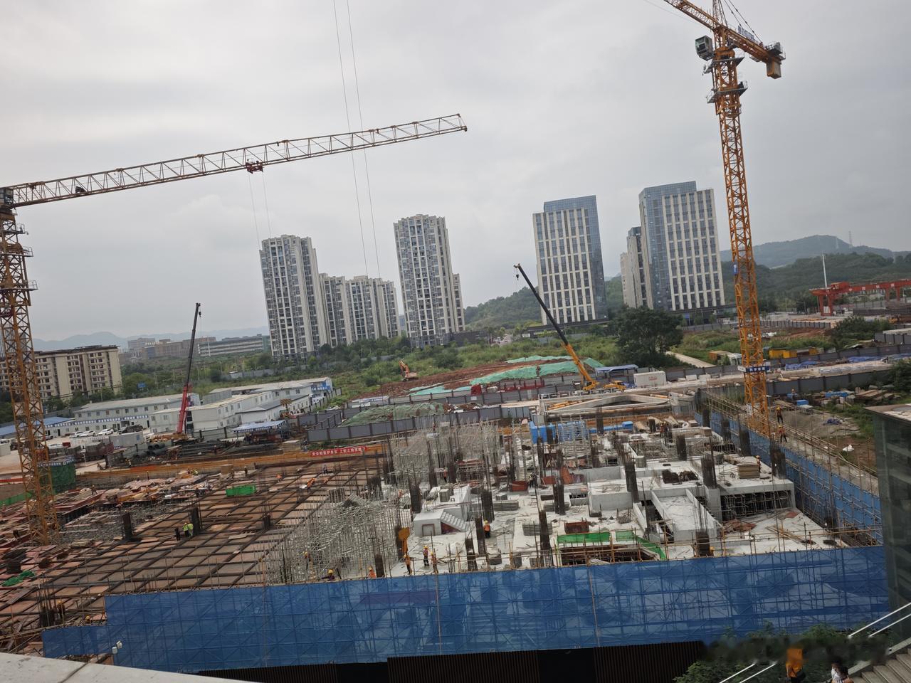 这里可能是未来重庆仅次于解放碑和观音桥。排名重庆第三的人流量中心，重庆微电园这里