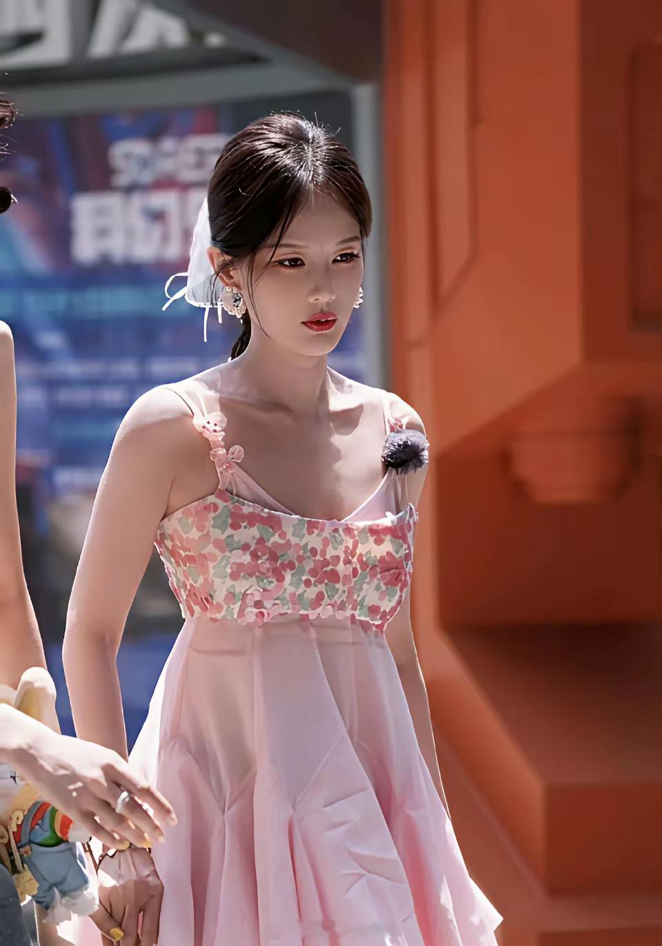 这是李一桐还是白鹿？​​​