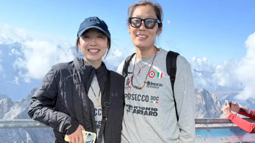 姚迪朱婷海外团建意大利科内利亚诺女排的一趟团建出游引爆国内球迷关注。姚迪在个人社