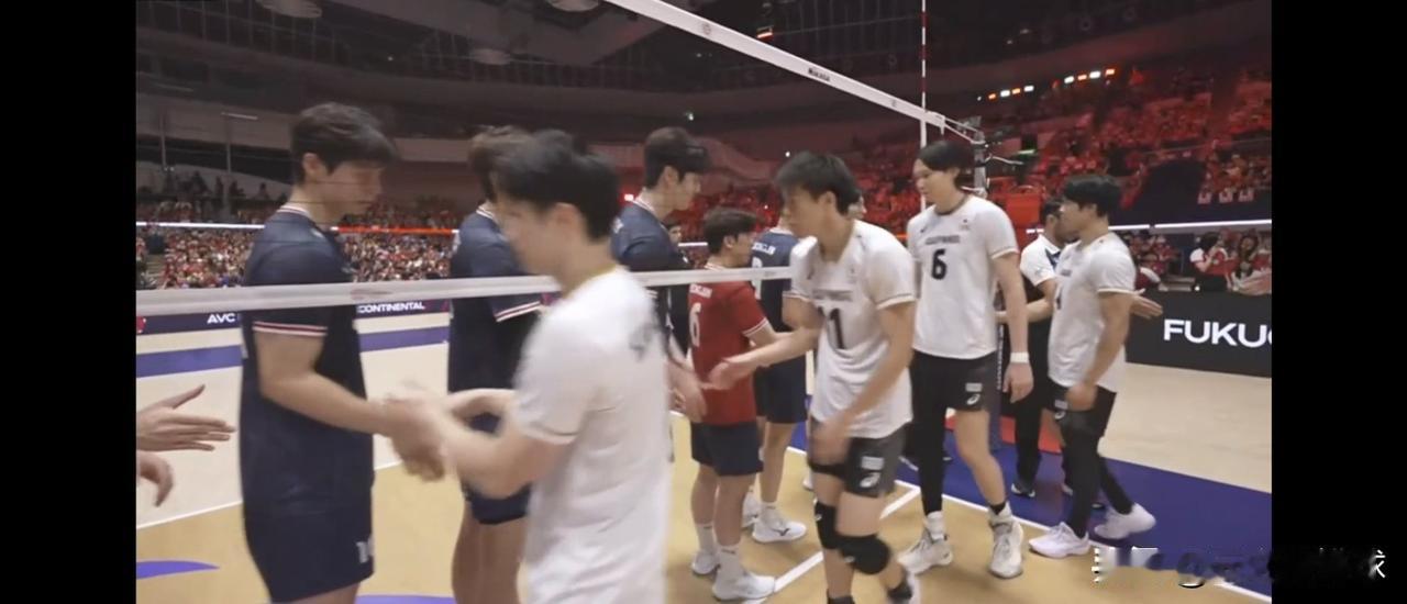 意料之外！韩国男排0：3被日本血洗，每局竟然都不上15分！韩日之战，就是一边
