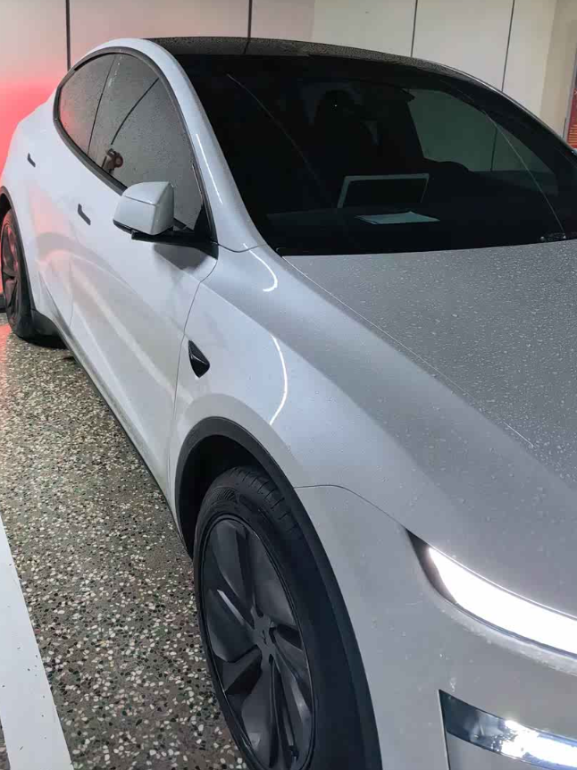 特斯拉的选装攻略对于特斯拉来说，他的选购其实非常简单，没有什么其他的弯弯绕，选