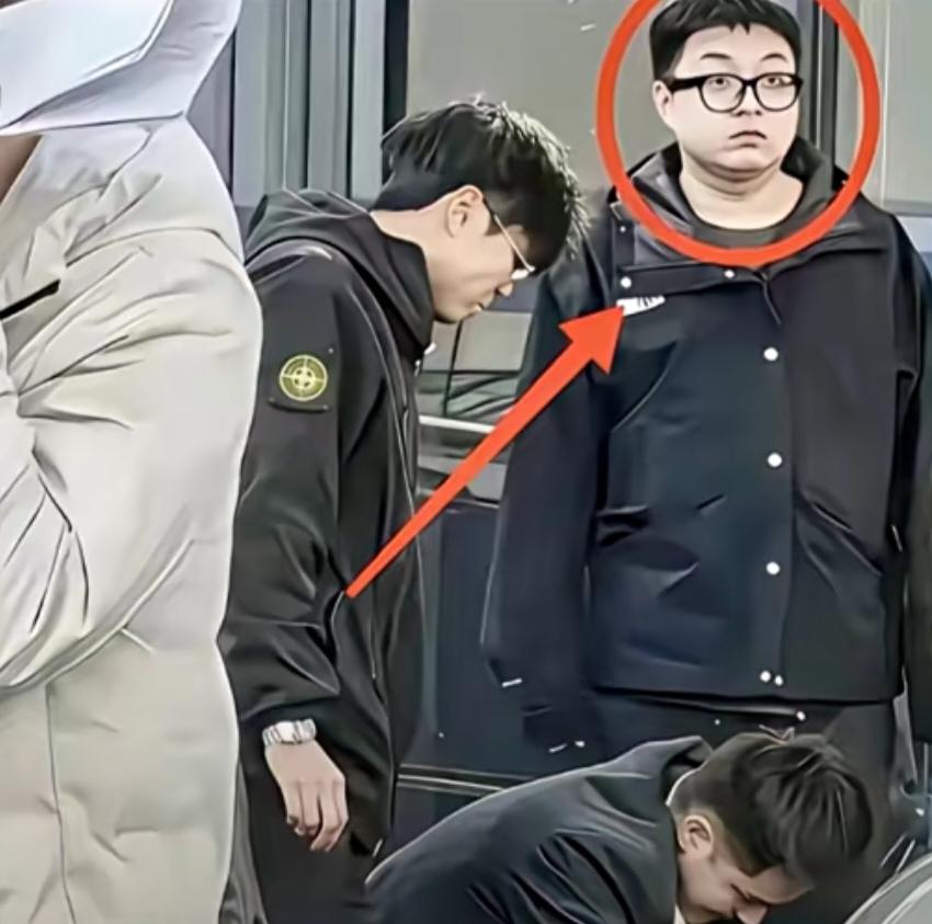 近日发生在杭州的一起小米汽车撞倒销售案，车主算是今年最倒霉的小米汽车车主，这位连