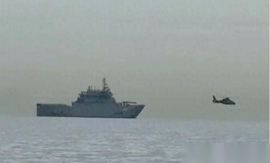 美军封锁霍尔木兹海峡这事，摊开看才发现不对劲。它根本不是要把门焊死，而是只掐伊