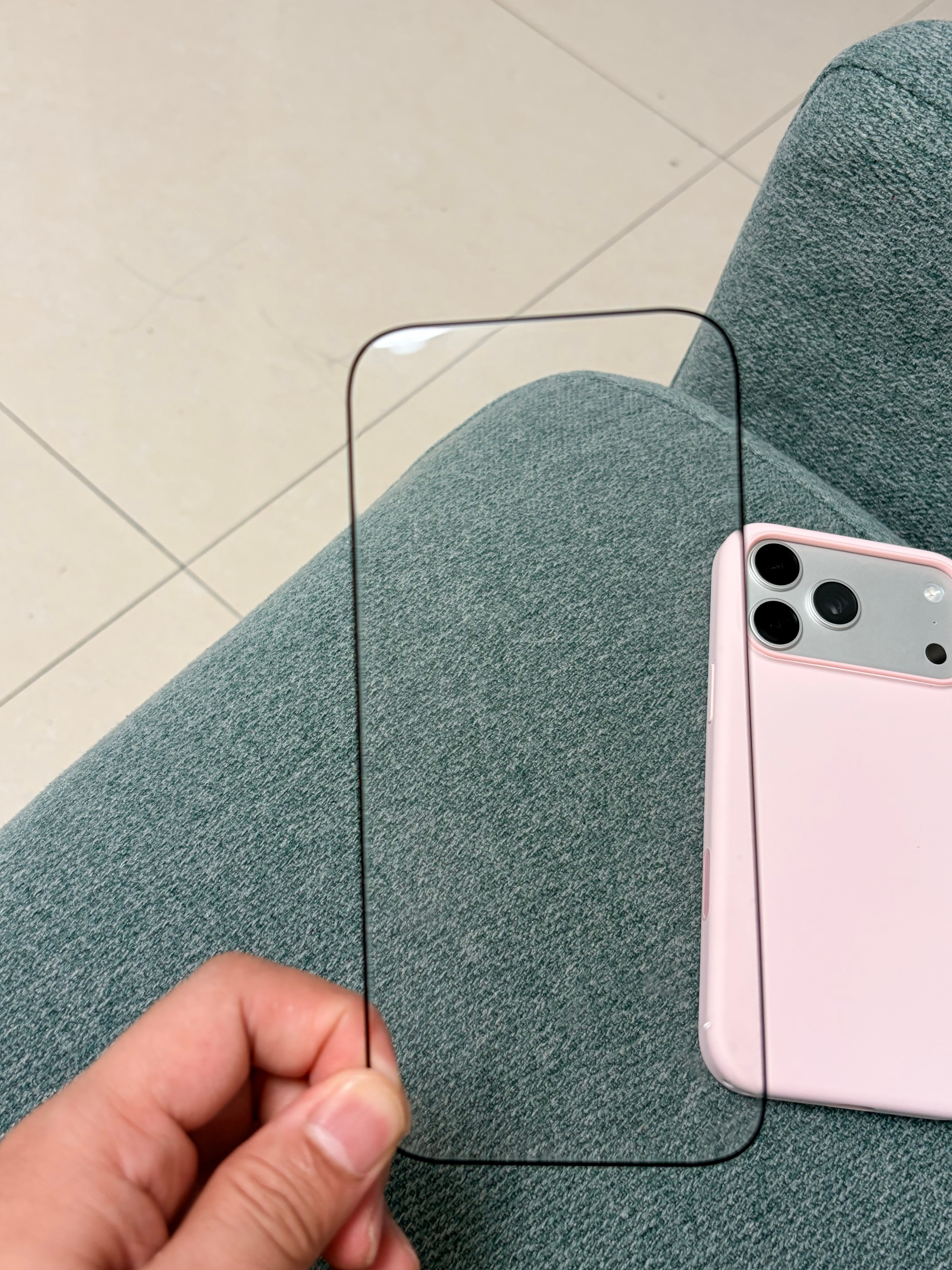 大半夜脑子一热，把iPhoneAir的膜撕了。撕下来再去掉壳子的那一刻，真TM