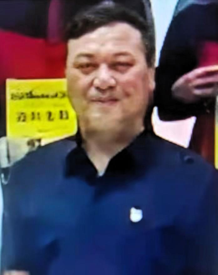 校长和总务主任一起被带走！普陀学校家长群瞬间炸锅。王江上任才几年，把名校