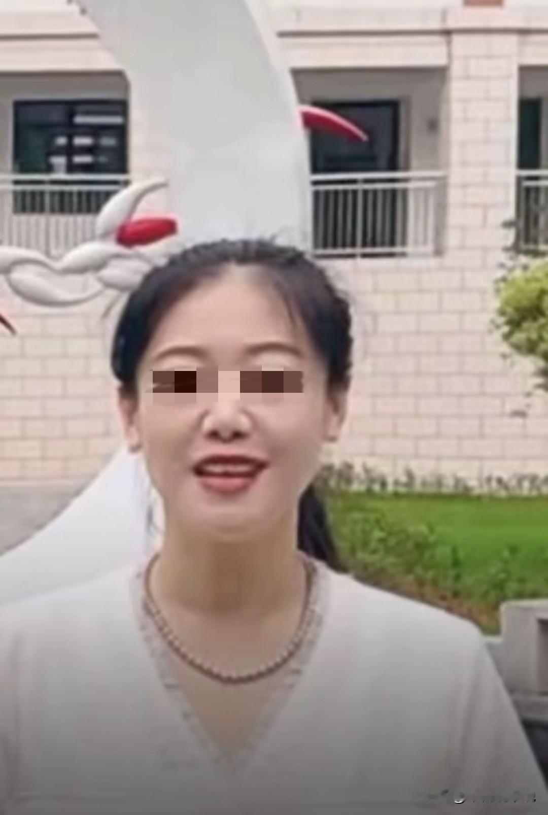 没想到三明一中的雷副校长，说话和长相居然有这么大反差！看照片上的雷副校非常年轻，