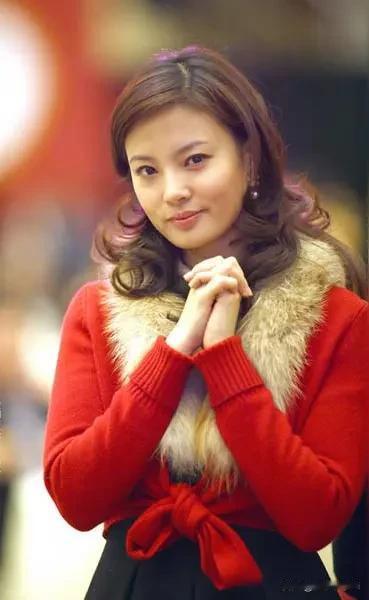 记者采访原中央电视台主持人刘芳菲，你经历了这么多的事，你的生命也是无比的精彩。
