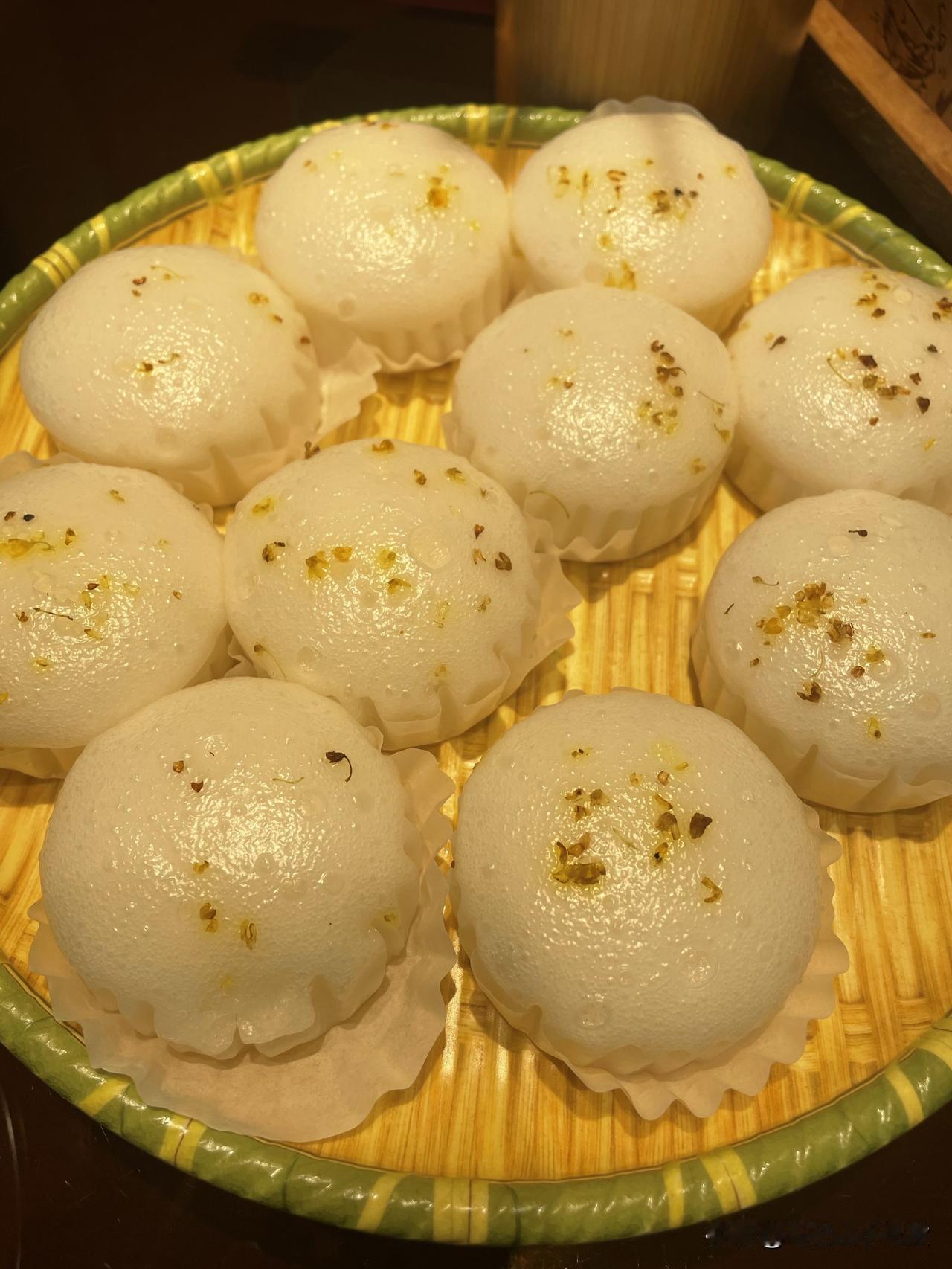 早餐当然是面食，包子早饭你喜欢喝粥还是吃包子我认为包子。@豆包帮我点评