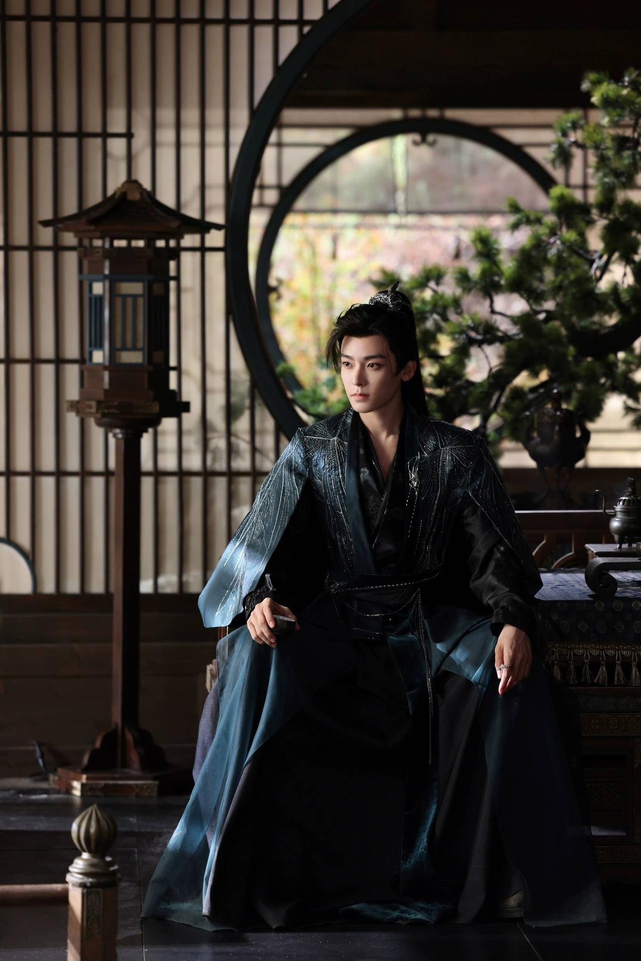 今年95生的一番剧，貌似除了王鹤棣《大奉打更人》之外，其余全部血扑，真的太惨了！