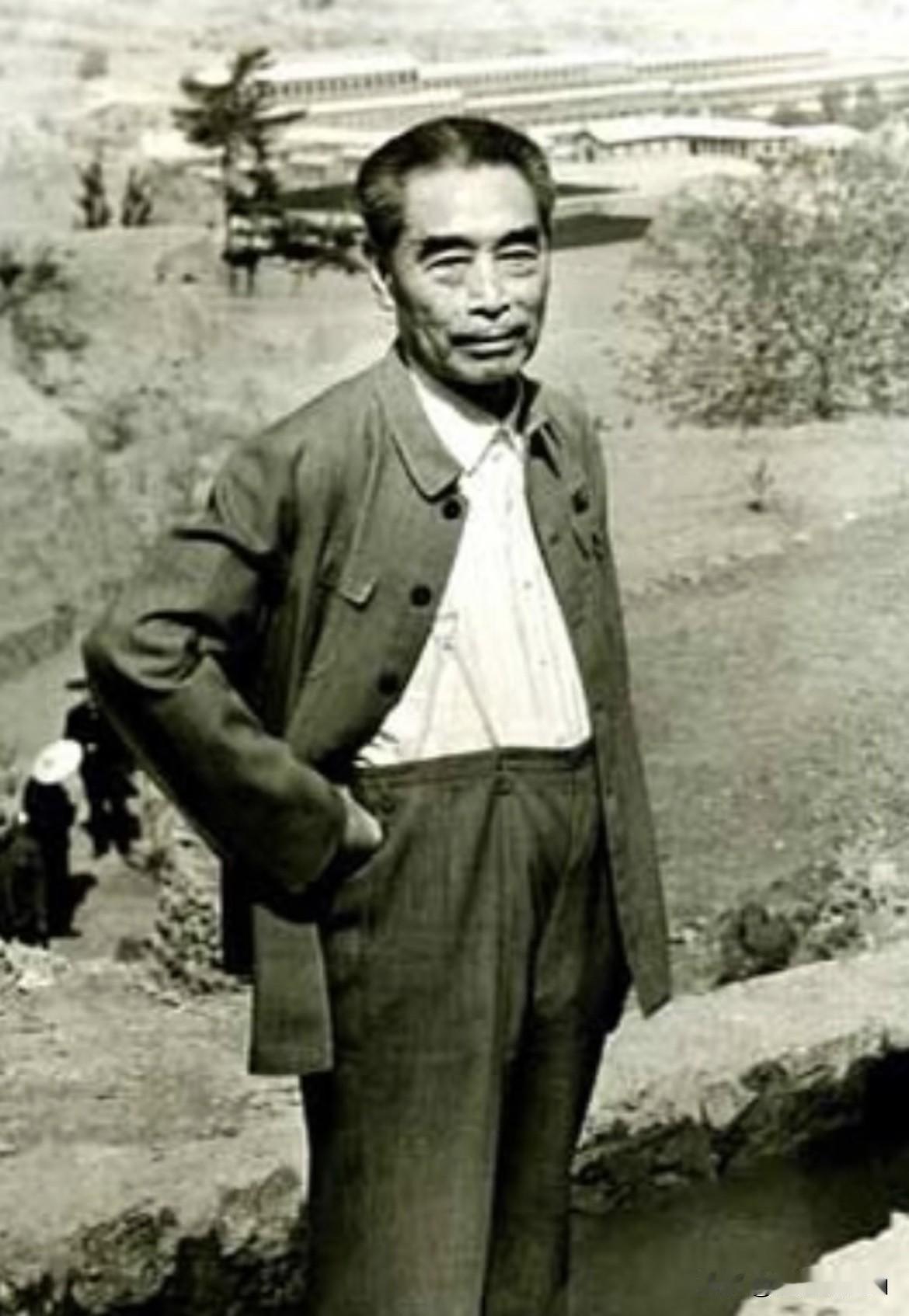 看到周总理最后一次在大寨的照片，心理发酸1973年4月，周总理最后一次来到大