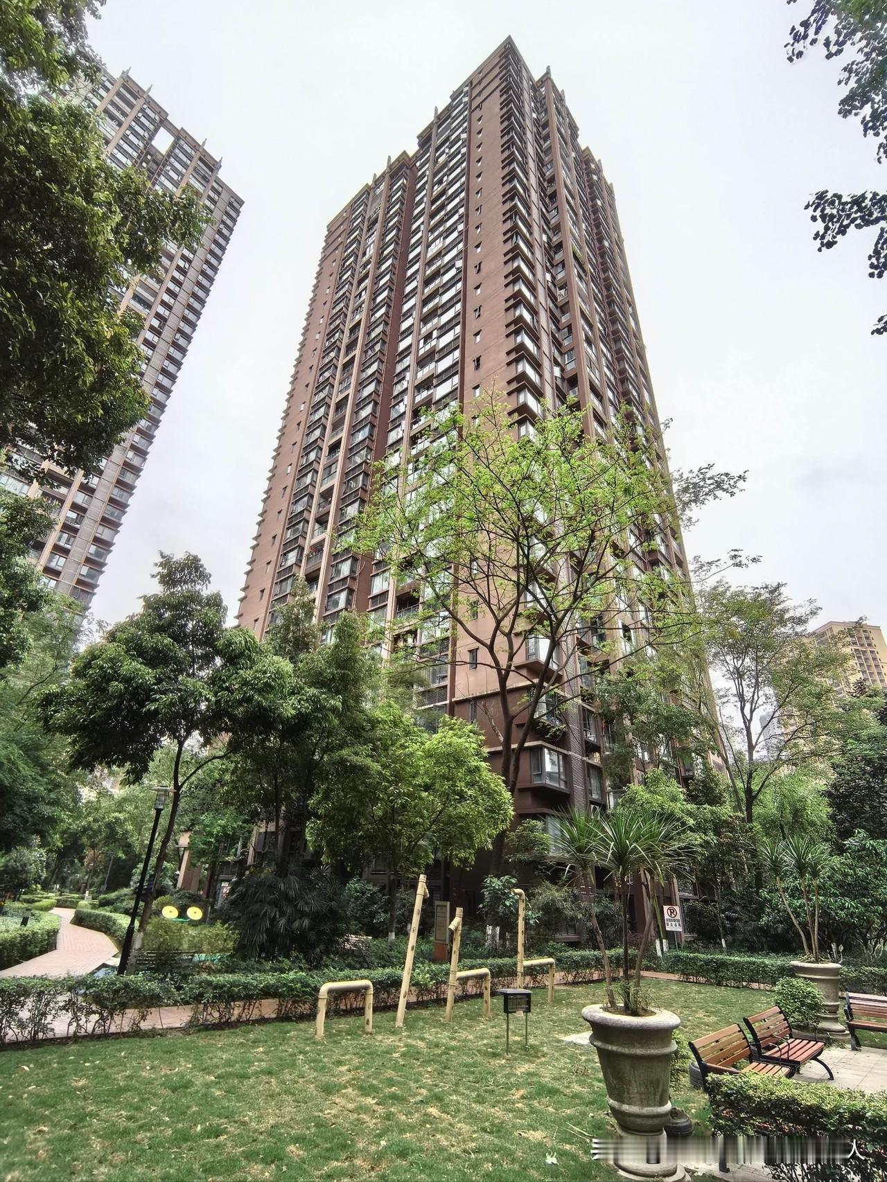 年前租房无望了，最后的租客也被我拒绝了。眼看房租一降再降，我自己心里确实有着急