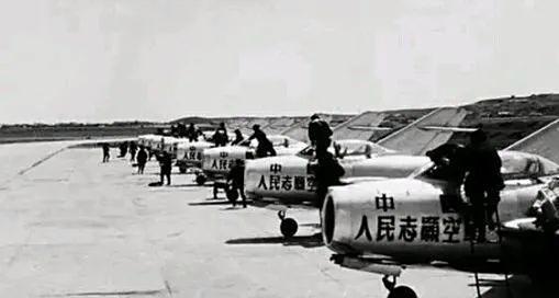 抗美援朝苏联为志愿军提供了多少武器？答案可能和你想得不一样。志愿军入朝作战