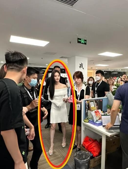 勒个…李一桐也是不上镜的那种…😂天啊，李一桐也太白太漂亮了吧！想知道怎么保持