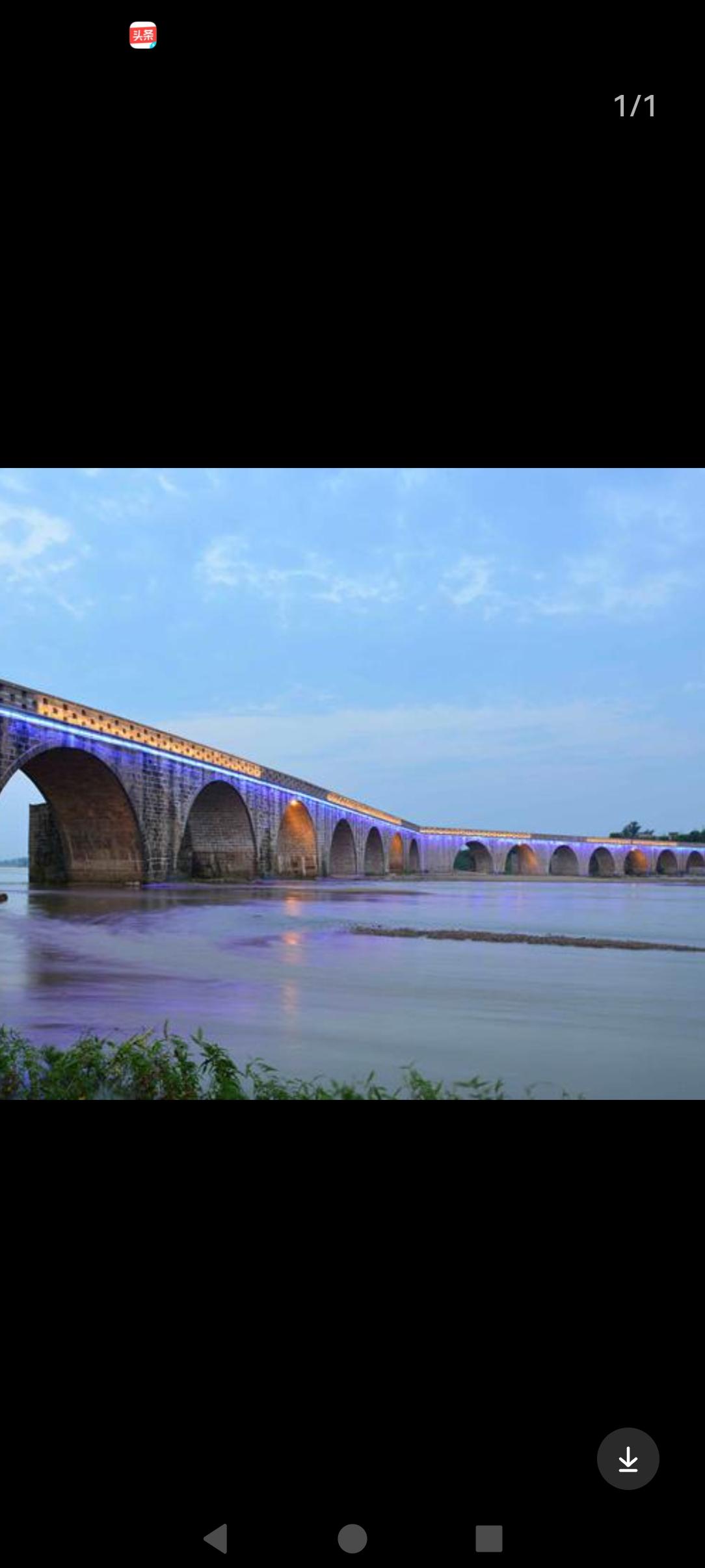 江西吉安恩江大桥桥长350余米，高约10米，呈“人”字状看丰水期的桥，这个江