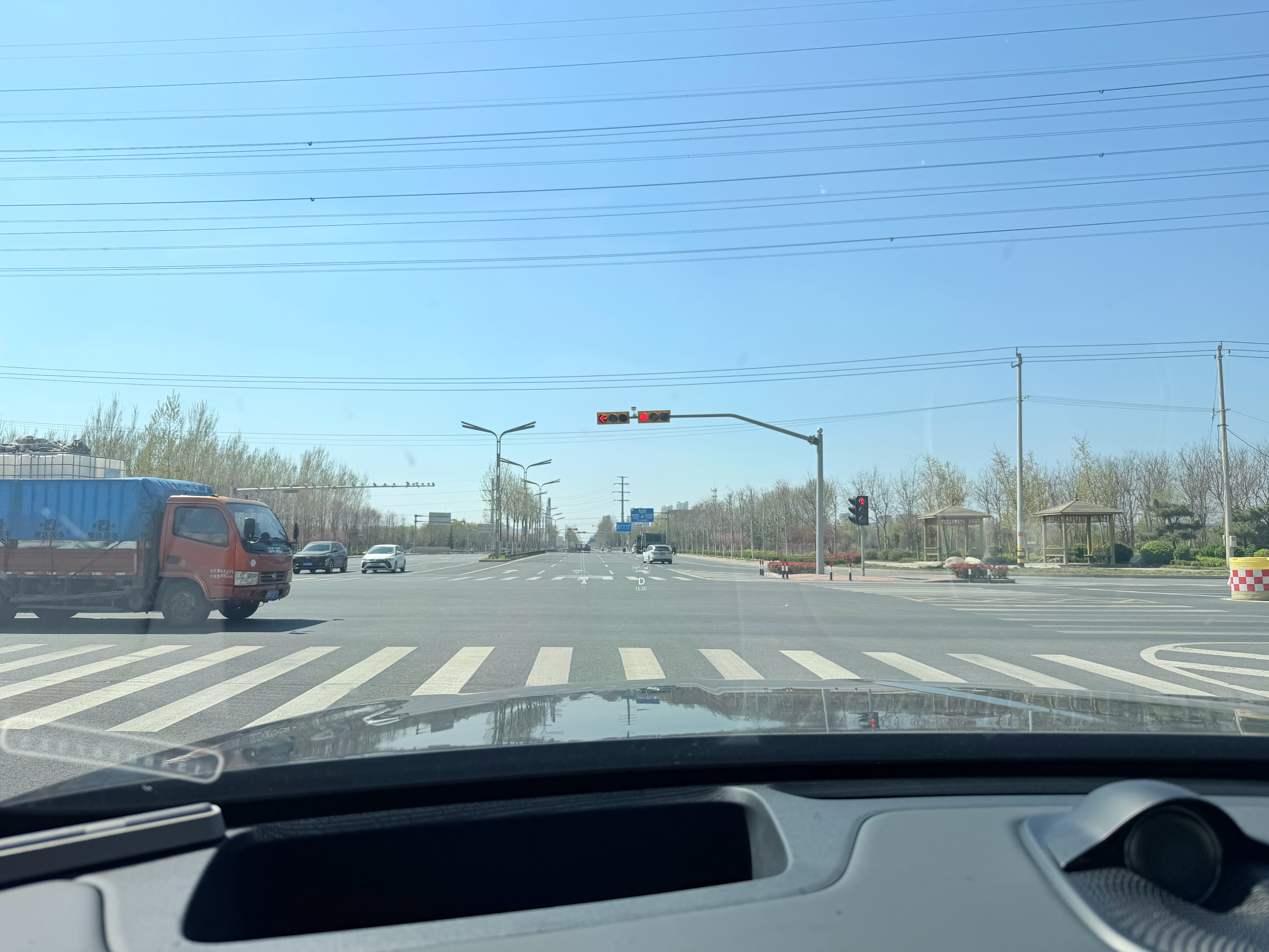 经历了各种拥堵终于到家了中午柴胡店包子保店驴肉安排上了～