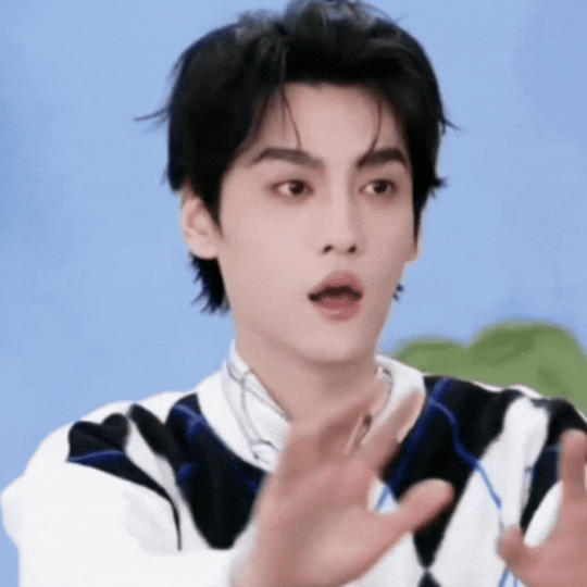 我的笑点也不高。。。。哈哈哈哈哈田栩宁个子很高笑点很低