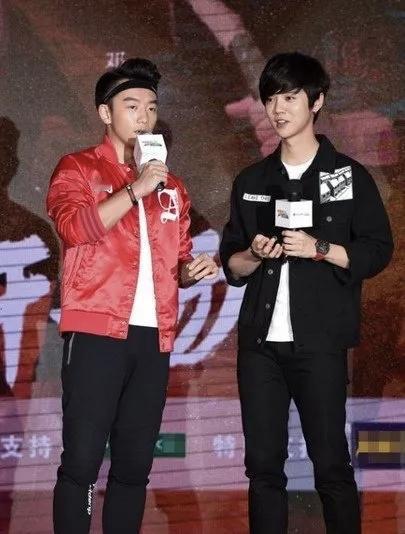 郑恺最近发的日常vlog，算是把“自作聪明”四个字演活了。视频最后切到个背