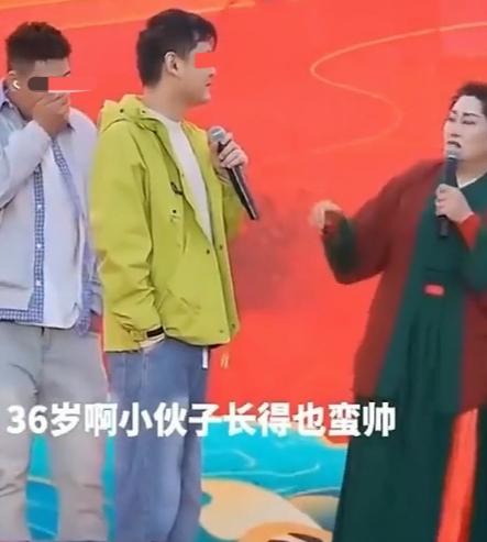 单位紧急辟谣了，这个男子不是连云港在编公务员，只是下属单位聘用人员！房产有两