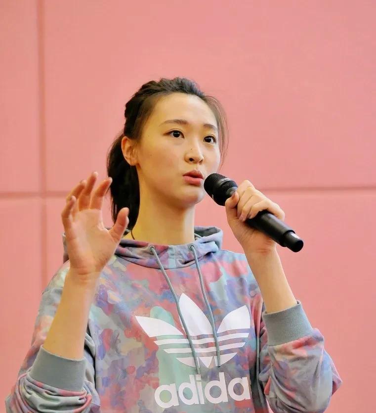 女排今晚对阵多米尼加，惠若琪：做好以下三点大概率拿下！首先就是一传稳定，倪非凡