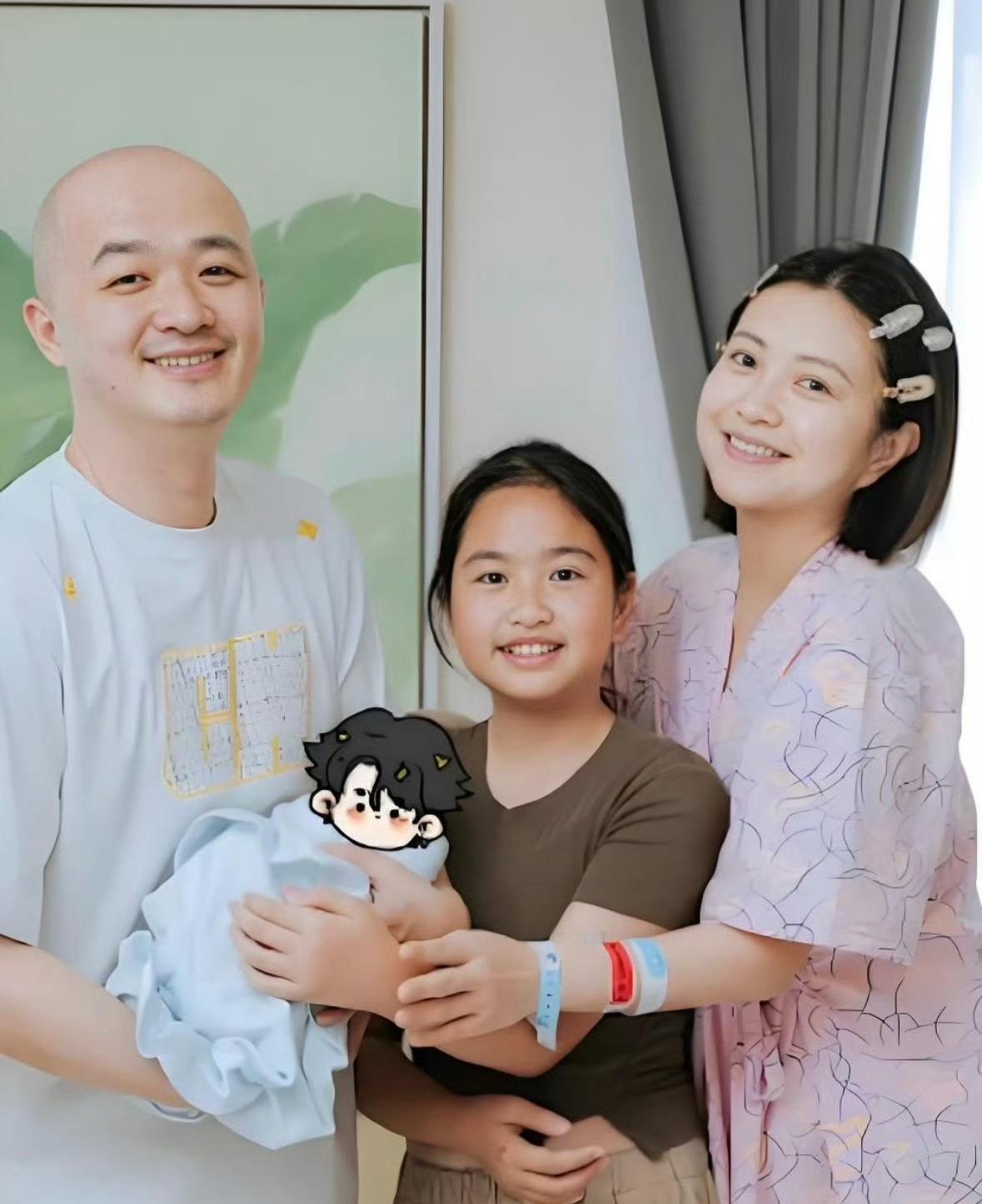 包文婧择偶观乍一听没问题：“人身上就三点，有钱、长相、才华，我老公占了后面两样。