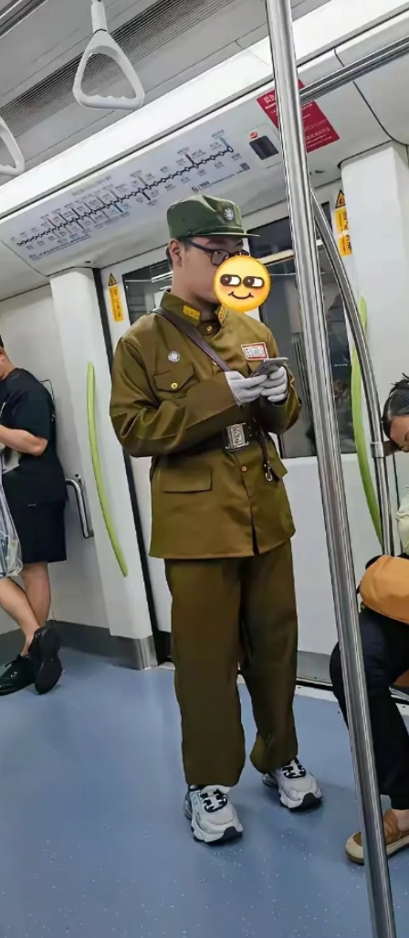 不懂就问，穿这衣服出门会不会被打？