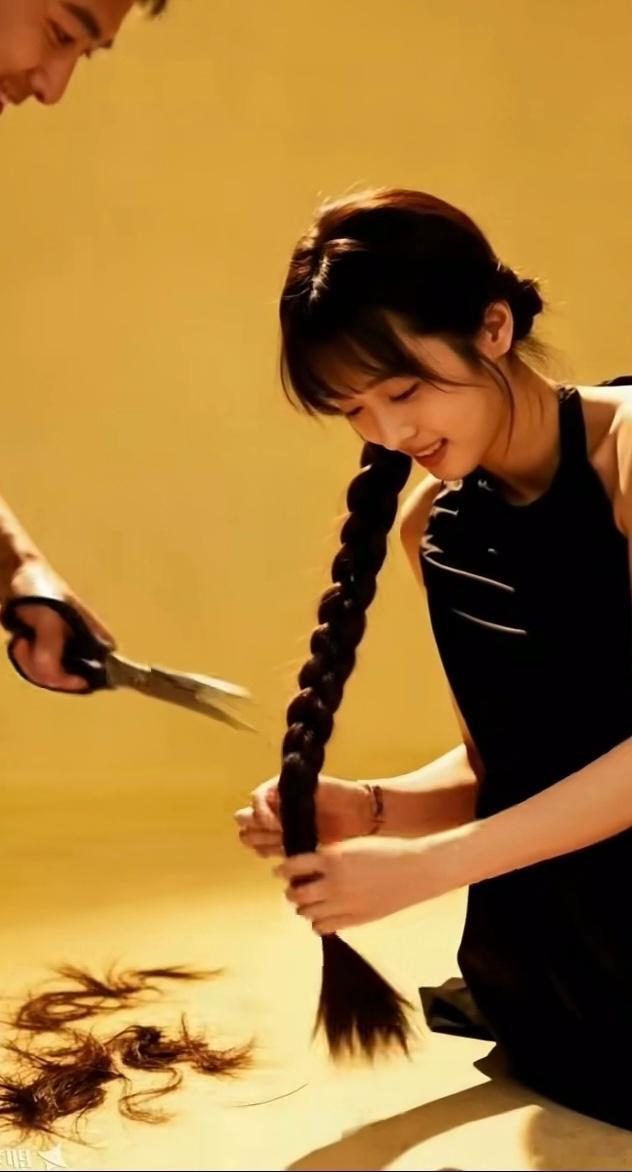 这么长的辫子剪了太可惜了吧～～～