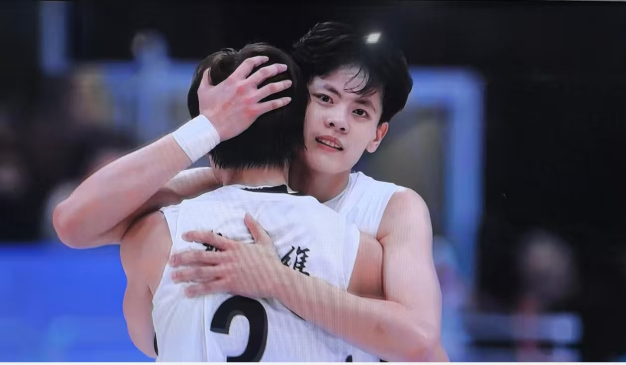 广东女篮全运登顶夺冠，杨舒予末节接管比赛独砍10分，李梦低迷被弃用