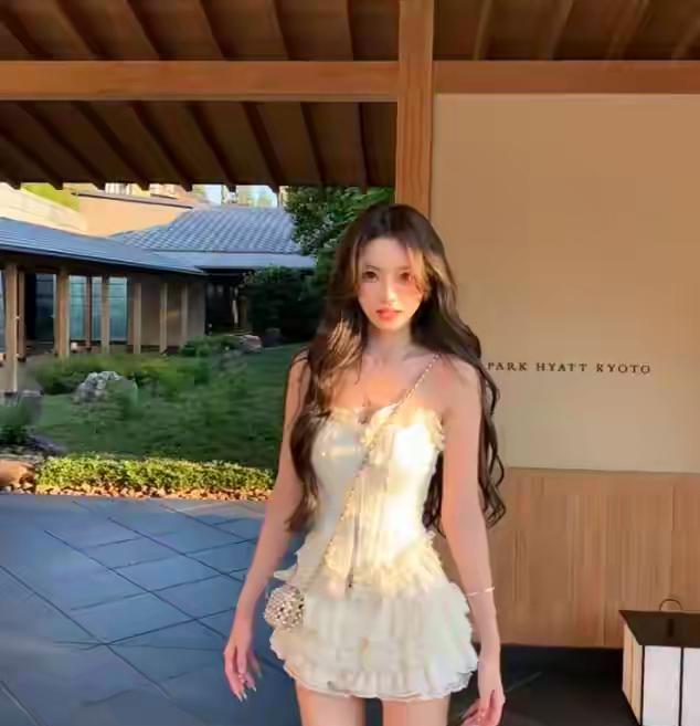 王思聪女朋友，芭比身材、萝莉脸，穿衣服真省布料……这可爱的脸蛋，傲人的身材，连