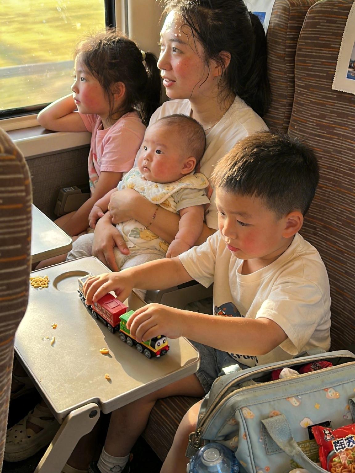 有这样一种女人，婚姻早已一地鸡毛，丈夫冷漠、争吵不断，日子过得处支离破碎，可她