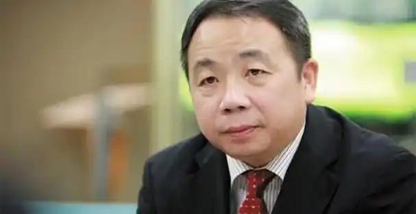 “没收”我的资产不可能！我十几年没回国，国内的银行账户和房产都清零了！不信你查！