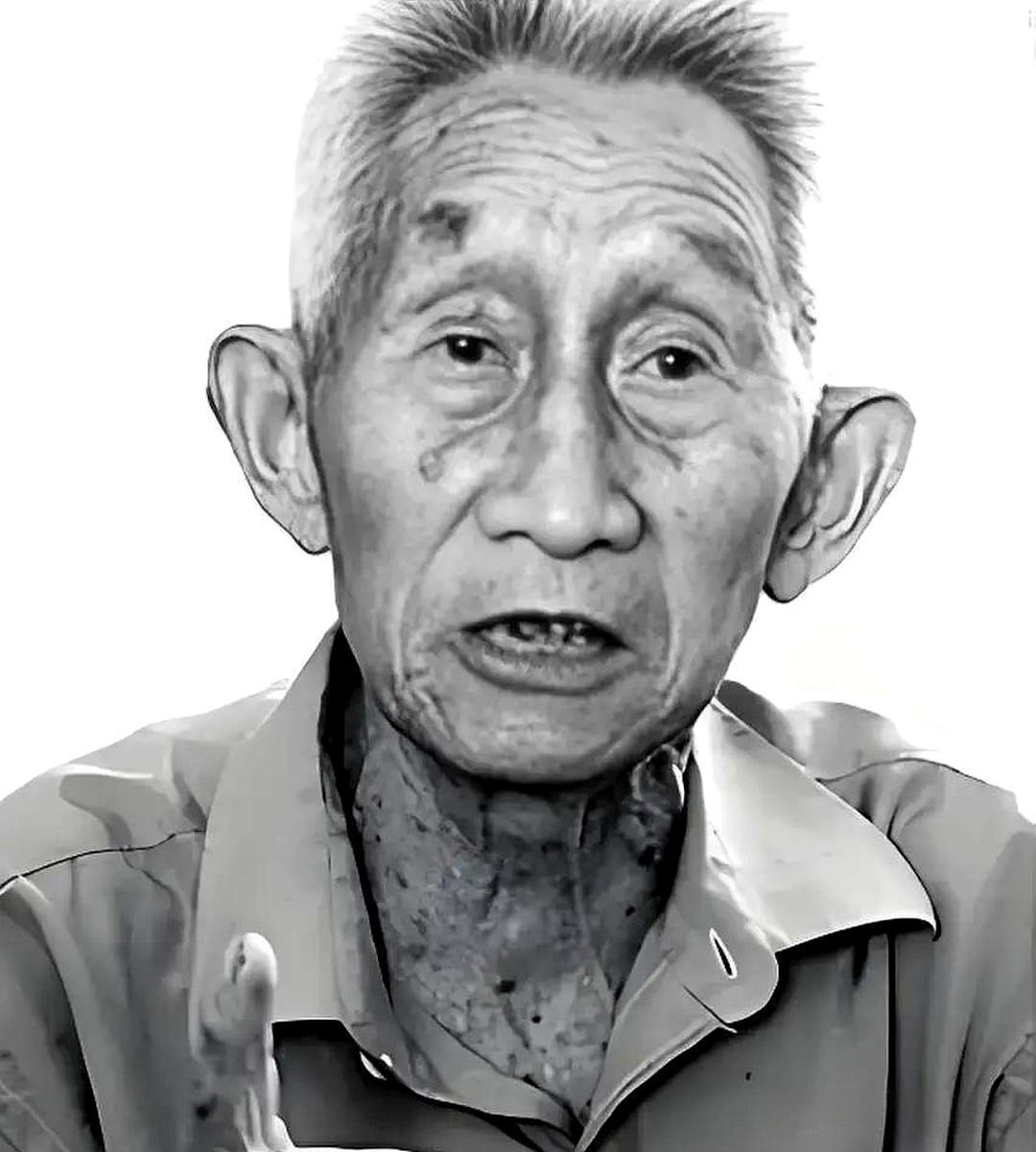 1937年11月，南京近郊的一位村民被闯进村子的日军士兵叫去处理家禽，鸡血不小心