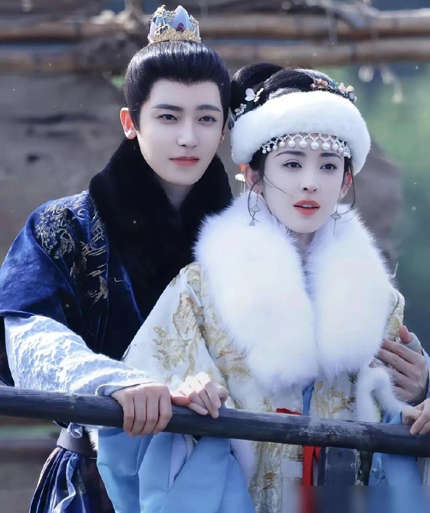 逍遥本来也不热，这下遇到于正，赵丽颖刚当监制就要哭了。其实就是赵丽颖转型做监