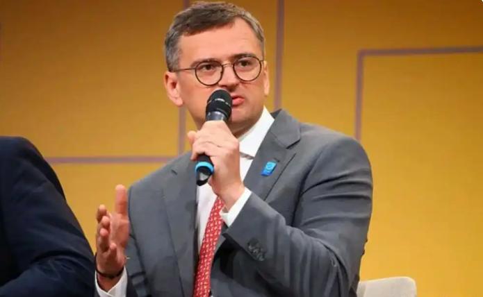 乌克兰前外长说了句大实话。他认为，泽连斯基与波罗申科起初都以为可以像商人一样与俄